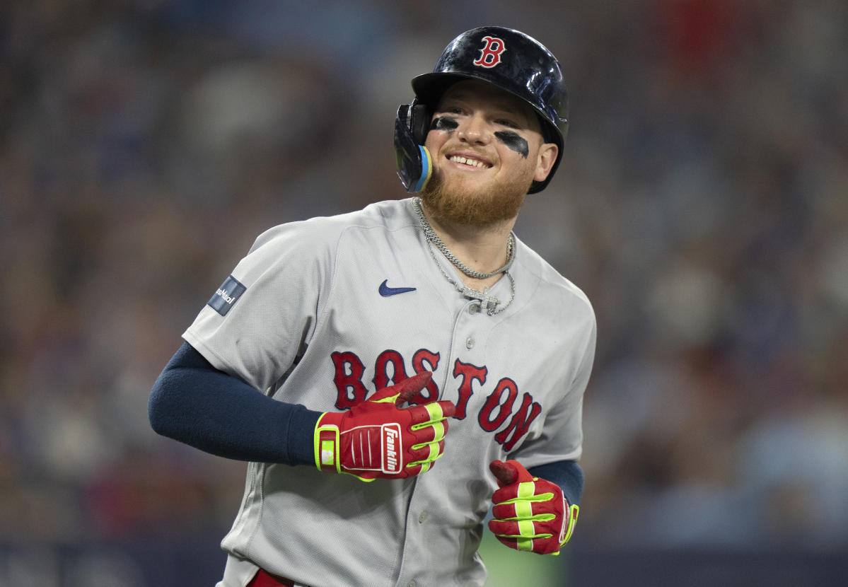 Alex Verdugo approached Red Sox about long-term deal