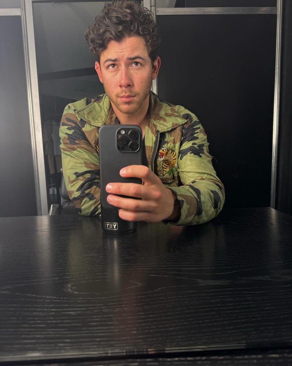 Nick Jonas Debuts Buzz Cut Hairstyle: Before, After Photos