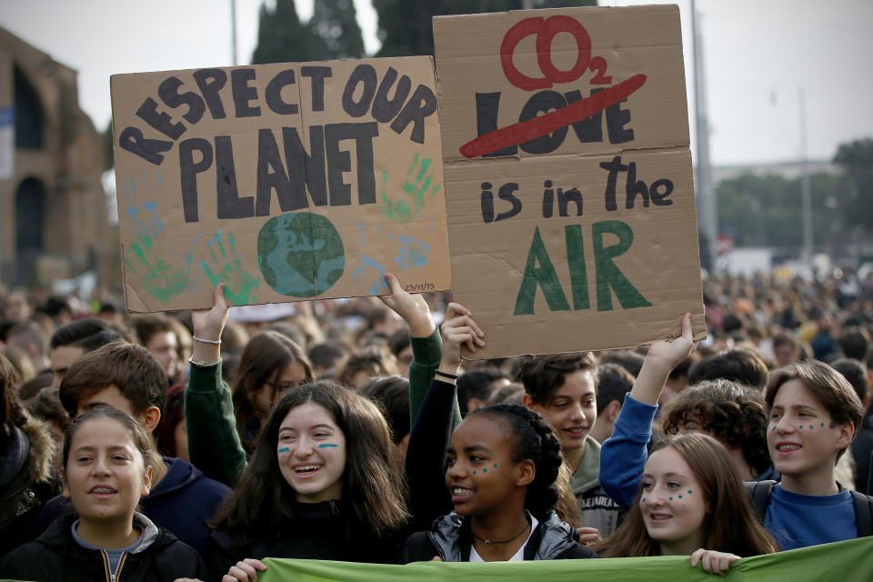 Le manifestazioni per il clima a Roma e Torino, 29 novembre 2019. Foto: LaPresse