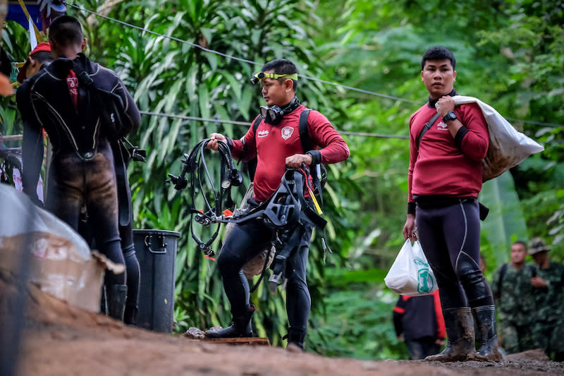 PHOTOS: Divers rescue all 13 from flooded cave in Thailand