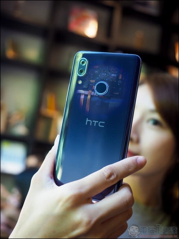 HTC U19e時尚雙色美型美拍 自動Ai懶人拍照沒煩惱