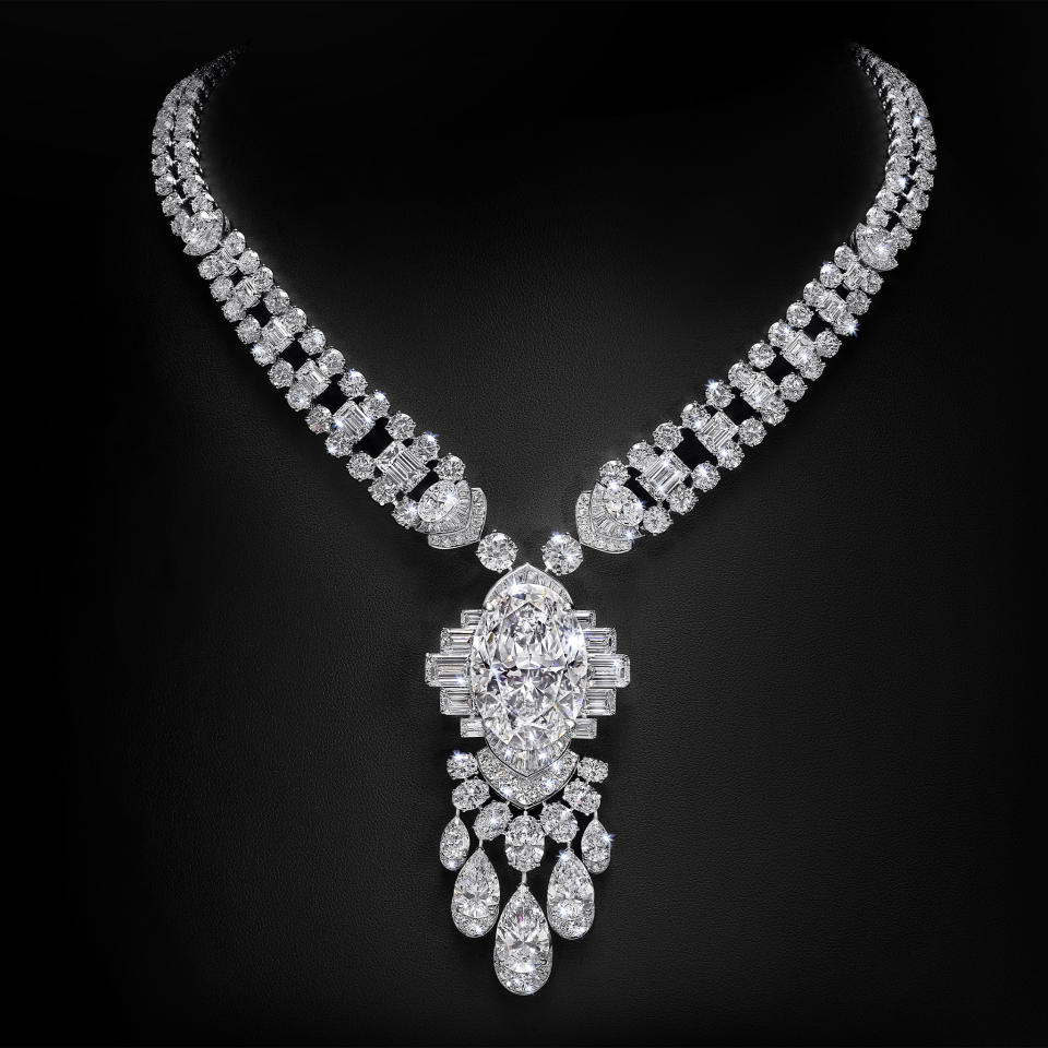 This unique necklace of diamonds is being shown in the United States for the first time. Courtesy: Graff.