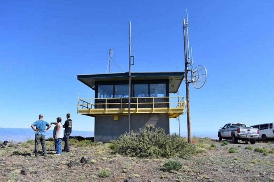 Satus Peak Lookout