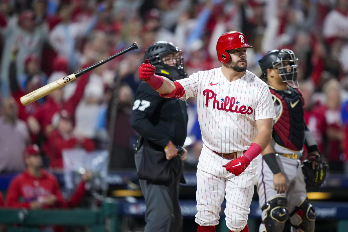 Phils stave off World Series elimination