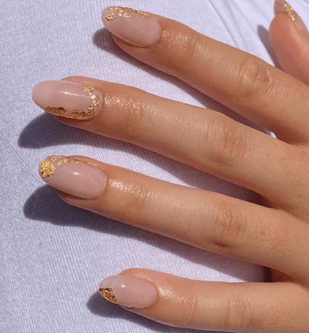 15 Gold Foil Manicure Ideas That Will Take Your Nails to the Next Level