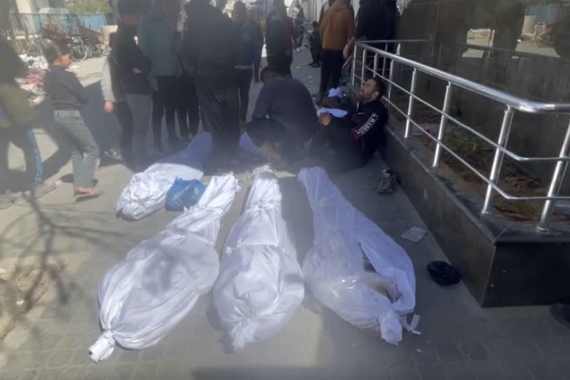 <cite>以色列軍隊被控2月29日朝加薩市糧食援助站的群眾開槍，造成上百死傷。（AP）</cite>