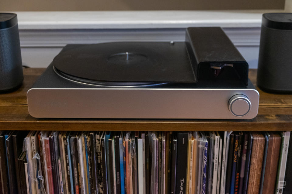 Victrola Stream Carbon Sonos-compatible turntable