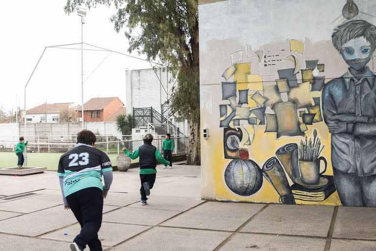 "Sabemos que si seguimos subiendo las cuotas, más familias no van a poder pagar", admiten los directivos de la Escuela Saperi en Monte Grande - Créditos: @Noelia Marcia Guevara