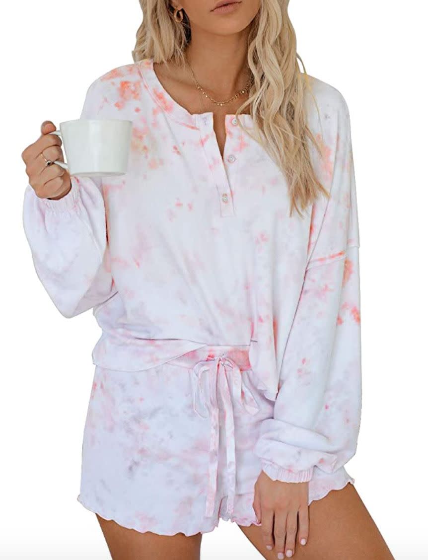 If you're like me, your weekly rotation of PJs and loungewear might be looking worse for wear these days. With the changing seasons, I'm ready to trade in my tank top PJ sets for fleecy long-sleeved sleep sets that can double as evening or weekend loungewear. <a href="https://amzn.to/347eC7N" target="_blank" rel="noopener noreferrer">This tie-die PJ set from Amazon</a> is exactly what I wanted, but was also really affordable. It's really soft, extremely warm and oversized for coziness. I like that it's just a touch of tie-dye rather than in-your-face color. If this isn't quite your style, however, we have a full guide to some of ﻿<a href="https://www.huffpost.com/entry/the-tie-dye-loungewear-on-amazon-were-dying-to-try_l_5f5158c6c5b62b3add3de922" target="_blank" rel="noopener noreferrer">the best-looking tie-dye loungewear on Amazon</a>. &mdash;<strong> Nims</strong><br /><br /><a href="https://amzn.to/2GmwQtF" target="_blank" rel="noopener noreferrer">Find it for $32 at Amazon</a>.