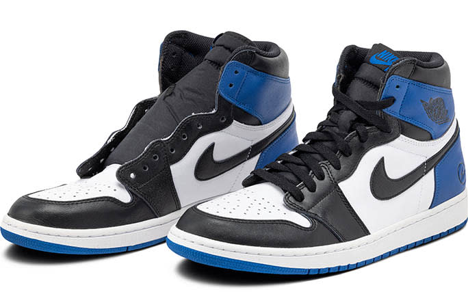 Fragment Design x Nike Air Jordan 1 Retro friends-and-family.