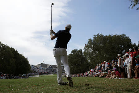 Golf - Australian Open Golf Tournament - Sydney, Australia - 20-11-2016 Jordan Spieth of the United States plays a shot to the 18th green on his way to winning the Australian Open championship in Sydney. REUTERS/Jason Reed