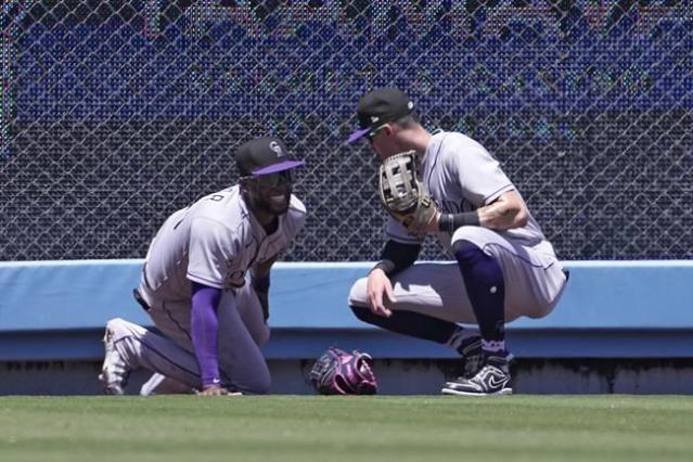 Jurickson Profar injured on catch, 08/13/2023