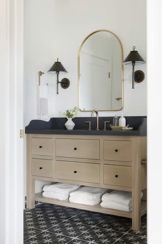 <p>Bria Hammel Interiors</p>