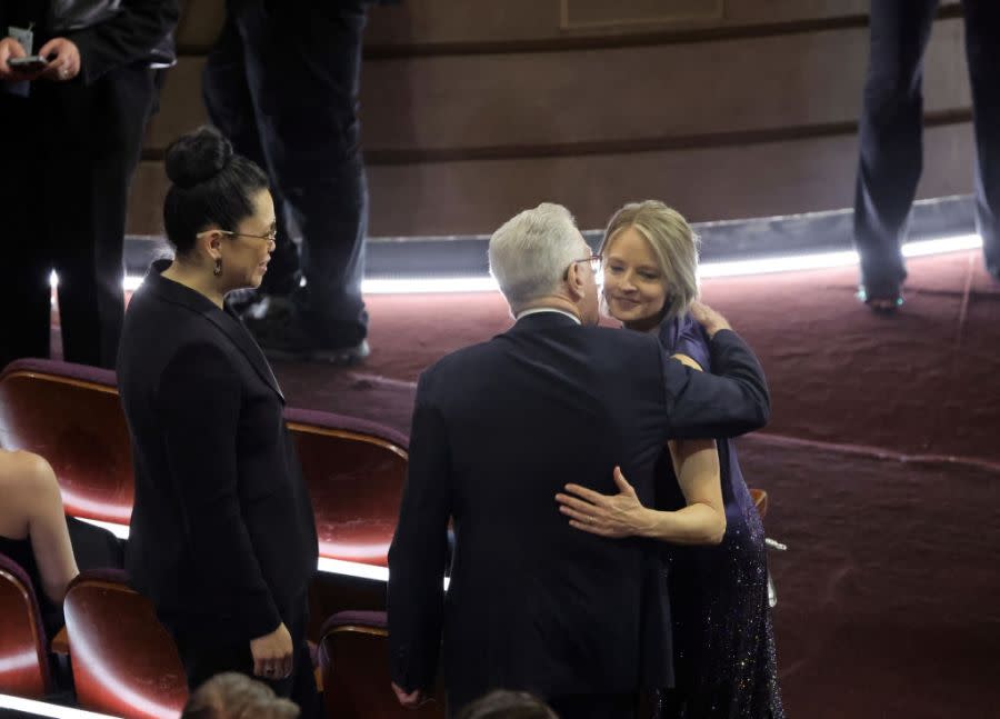 HOLLYWOOD, CALIFORNIA – MARCH 10: (L-R) Tiffany Chen, Robert De Niro and Jodie Foster in the audience during the 96th Annual Academy Awards at Dolby Theatre on March 10, 2024 in Hollywood, California. (Photo by Kevin Winter/Getty Images)