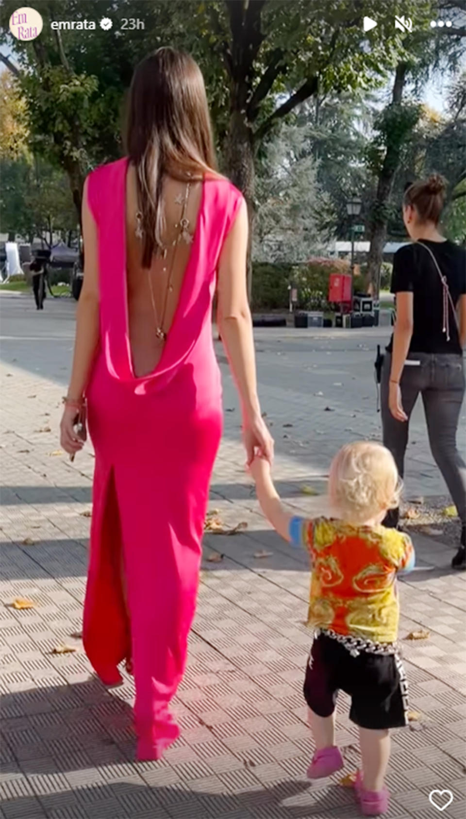 Mom and son in matching pink at the Versace shoot. (@emrata via Instagram)