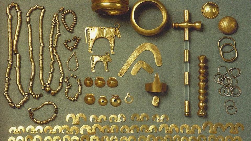 Tesoro de oro de la Necrópolis de Varna.