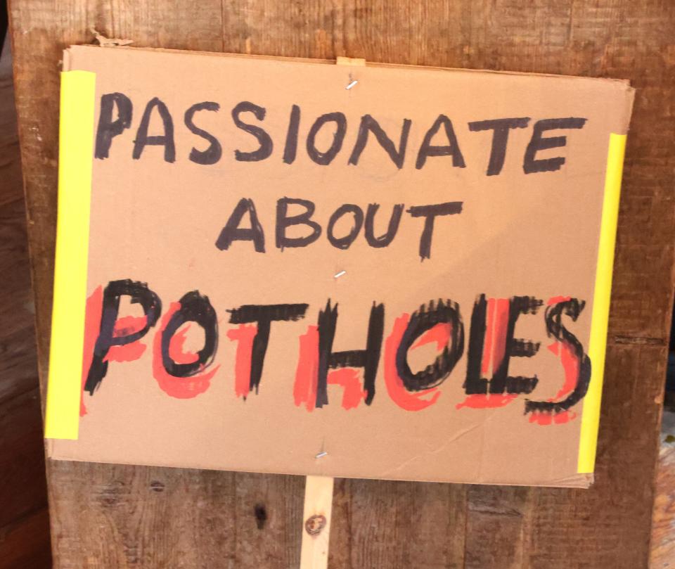 Attendees also made signs. (Gedling Borough Potholes/Facebook)