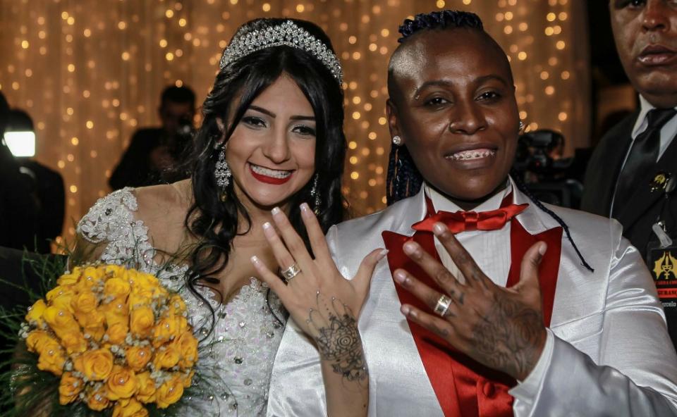 Pepê e Thalyta Santos: Após quatro meses de relacionamento, as duas subiram ao altar este mês, com Sônia Abrão de madrinha e convidados como Geisy Arruda na cerimônia. (Foto/ AgNews)