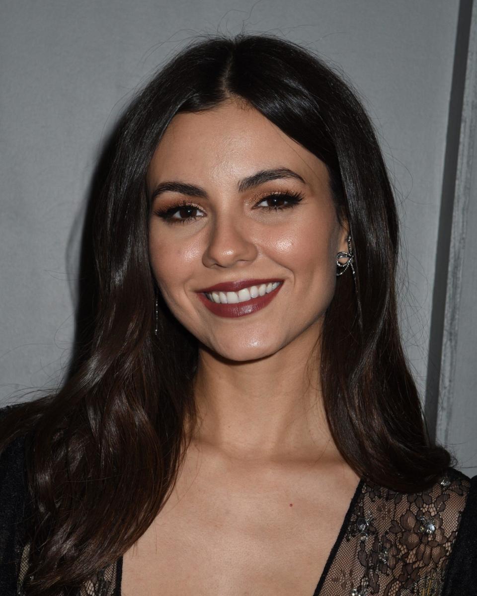 Victoria Justice smiling