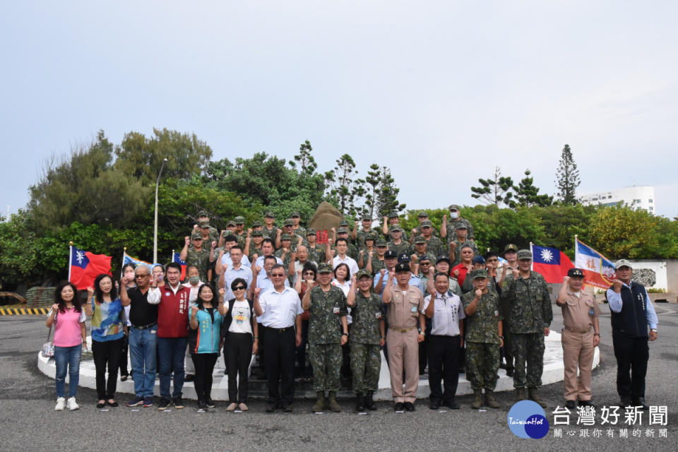 秋節敬軍　賴峰偉感謝國軍保家衛國奉獻