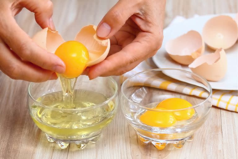 El huevo proporciona una fuente óptima de proteínas, aminoácidos de cadena ramificada y una variedad de vitaminas esenciales y minerales