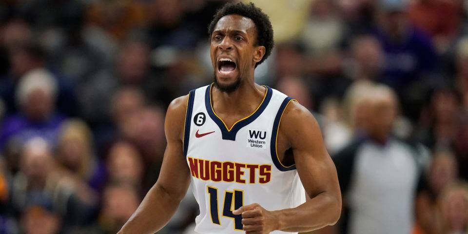 Ish Smith yells in celebration during a Nuggets game in 2022.