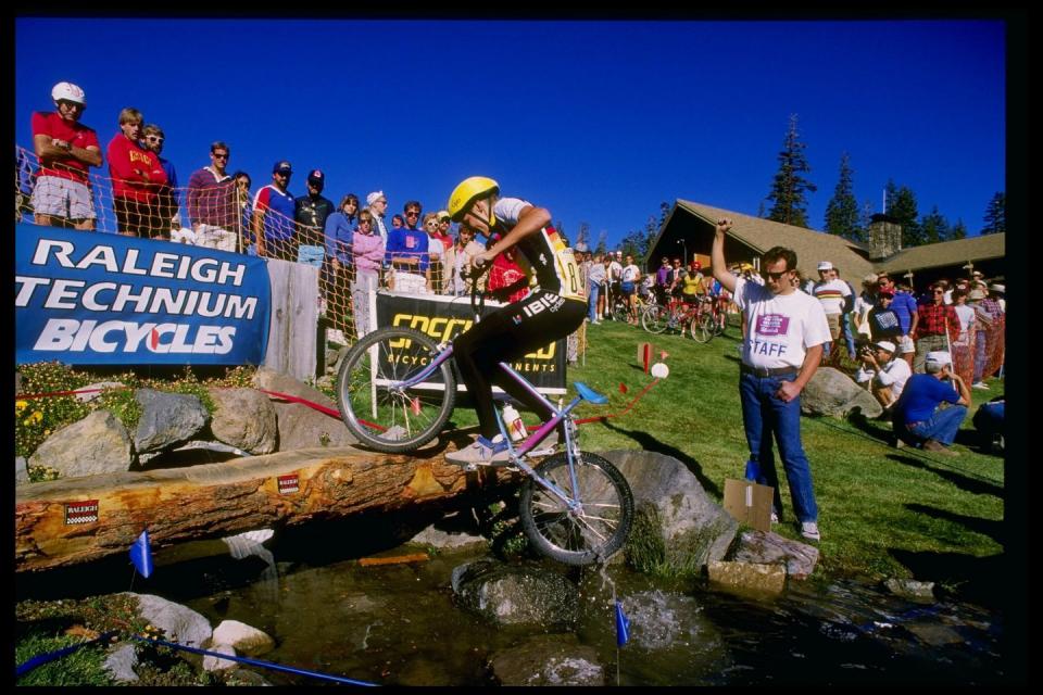 These Amazing Cycling Photos Will Send You Back in Time