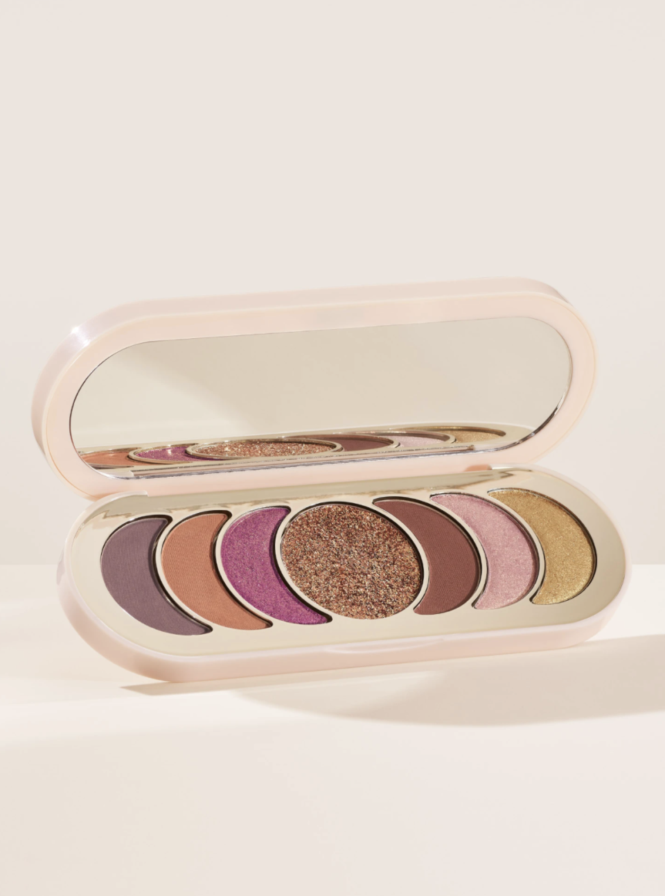 <p><a href="https://www.rarebeauty.com/products/discovery-eyeshadow-palette" rel="nofollow noopener" target="_blank" data-ylk="slk:Shop Now;elm:context_link;itc:0;sec:content-canvas" class="link ">Shop Now</a></p><p>Discovery Eyeshadow Palette</p><p>rarebeauty.com</p><p>$29.00</p><span class="copyright">Rare Beauty</span>