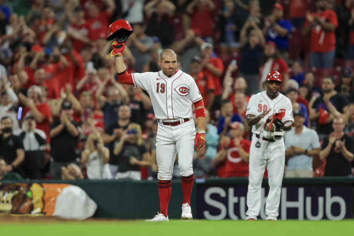 USA. 28th July, 2021. The Cincinnati Reds' Joey Votto reacts after hitting  a solo home run during the second inning against the Chicago Cubs on  Wednesday, July 28, 2021, at Wrigley Field