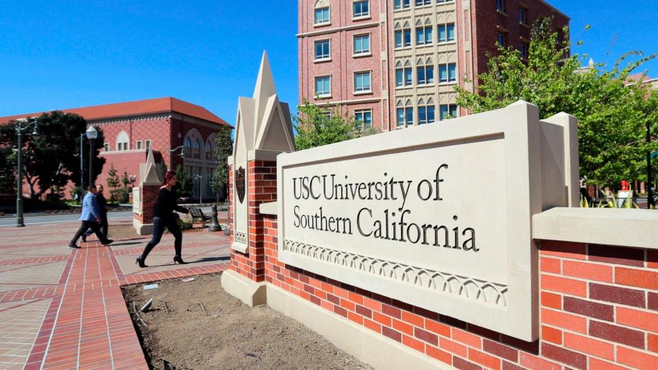 PHOTO: The University Village area of the University of Southern California in Los Angeles. (Reed Saxon/AP)