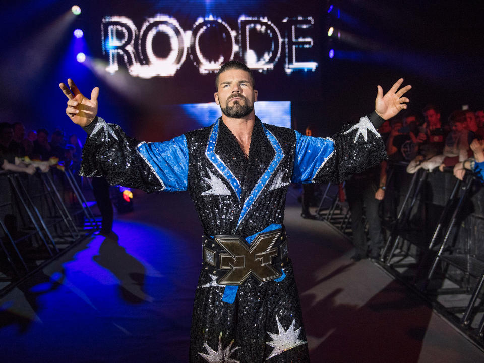 Bobby Roode defends the NXT Championship against Drew McIntyre at NXT Takeover Brooklyn III: WWE