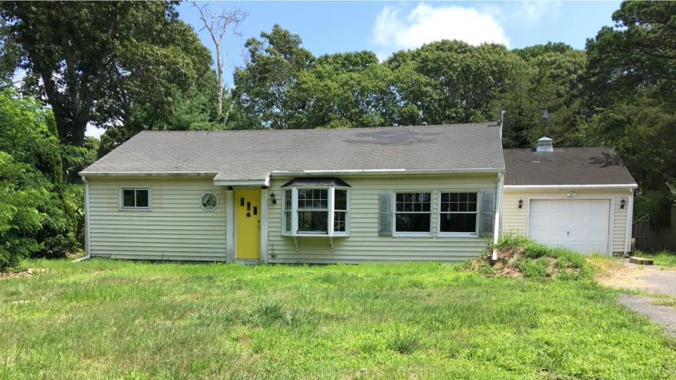 <div class="inline-image__caption"><p>Father Malone’s dilapidated cottage in the Hamptons.</p></div> <div class="inline-image__credit">Courtesy Jenny Grosvenor</div>