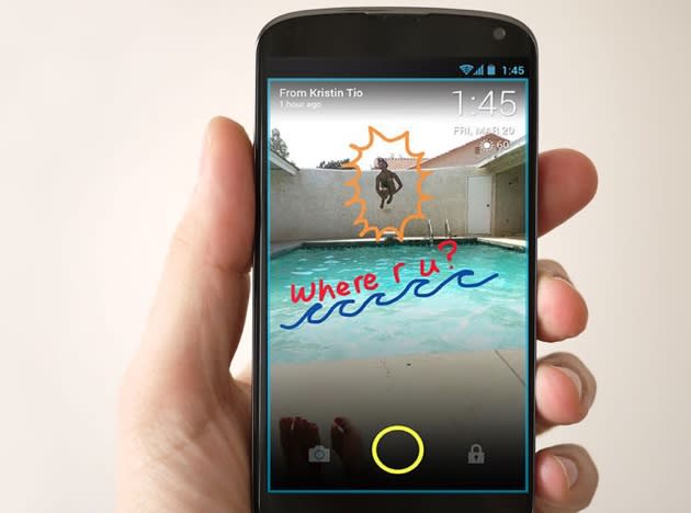 This app lets you send messages right to your friends' lock screens