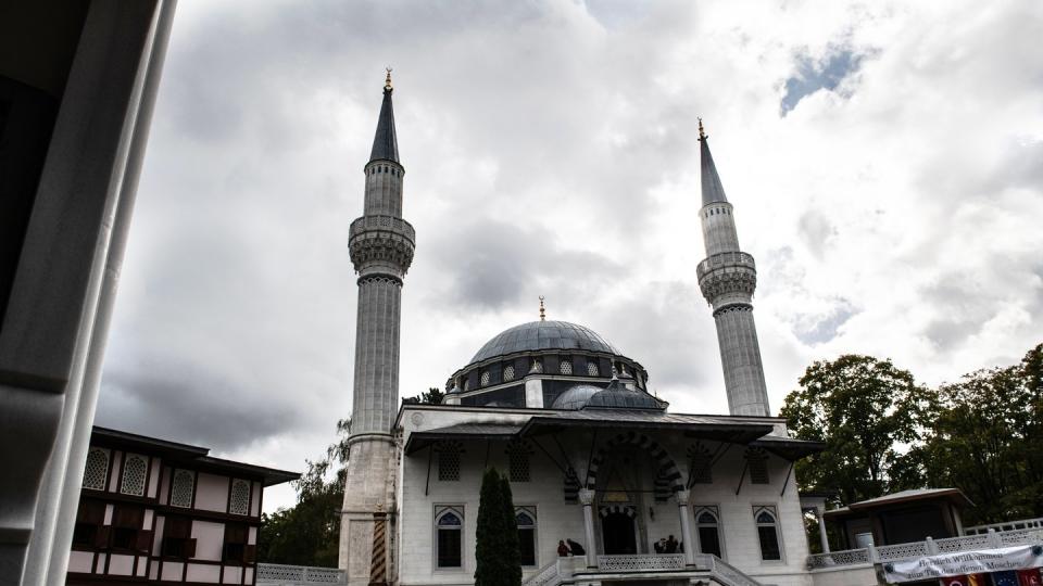 Die Sehitlik-Moschee in Berlin. Rund 900 Gebetshäuser und Begegnungsstätten in ganz Deutschland öffneten ihre Türen auch für nicht-muslimische Gäste. Foto: Paul Zinken