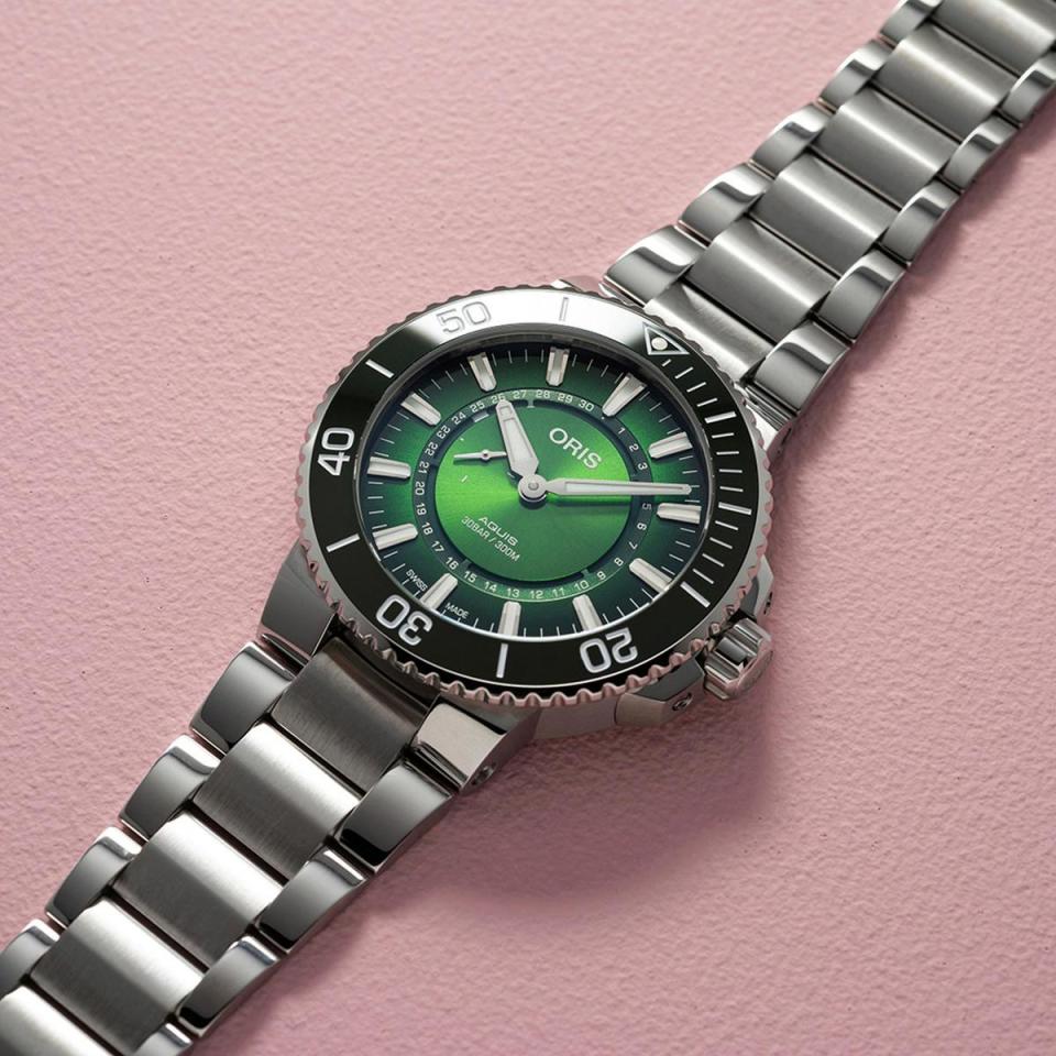 ORIS與韓國環境運動聯合會其中的首爾KFEM合作，推出漢江Hangang限量腕錶，用綠色錶圈與面盤來表現漢江。限量2,000只，定價NT$70,000。