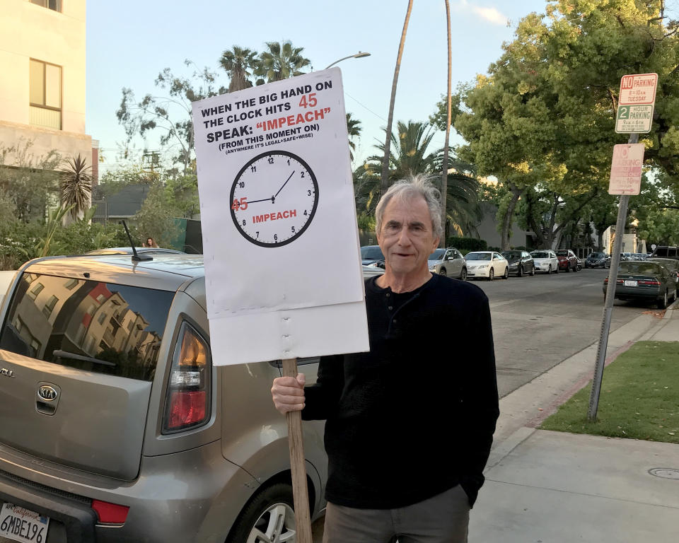 Outside of Tom Steyer's 'Need to Impeach' town hall in Glendale, Calif. on April 2, 2019. (Photo: Andrew Romano/Yahoo News)