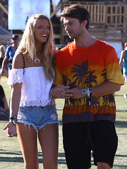 Konfrontere Tøj Dom Patrick Schwarzenegger & Girlfriend Abby Champion Hit Up Coachella – with a  Quick Visit from Dad Arnold