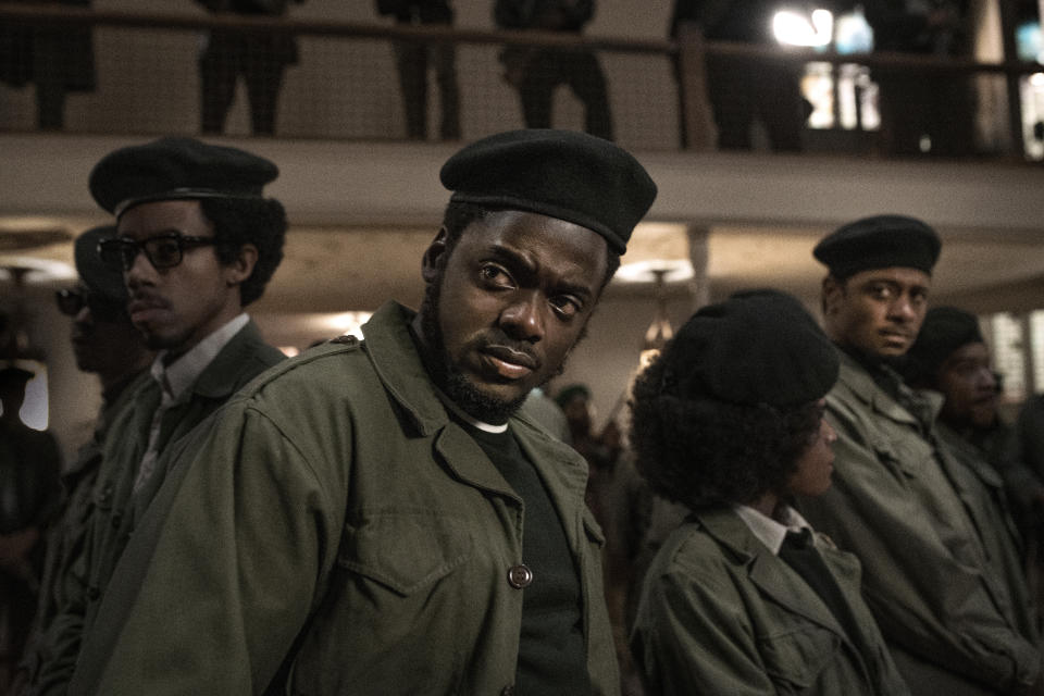 En esta imagen difundida por Warner Bros. Pictures, Daniel Kaluuya en una escena de "Judas and the Black Messiah". (Warner Bros. Pictures via AP)