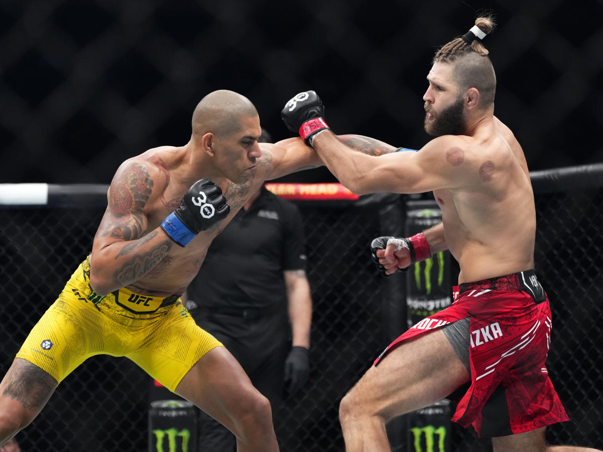 UFC 295: Alex Pereira stops Jiri Prochazka in Round 2 for vacant