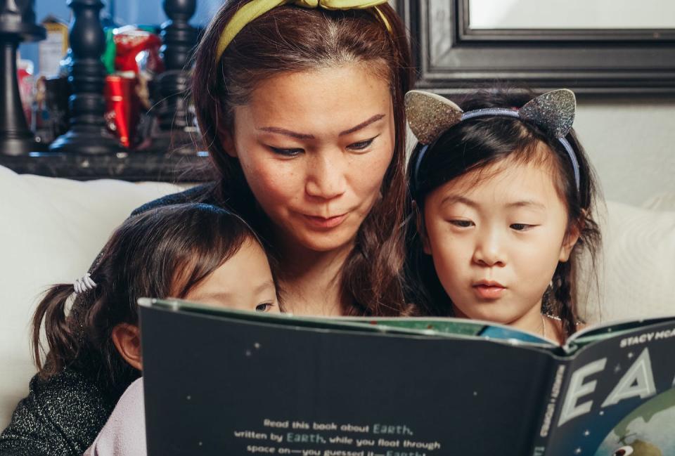 Reading with your child can help boost their vocabulary. <a href="https://www.pexels.com/photo/children-reading-a-book-with-their-mother-7105613/" rel="nofollow noopener" target="_blank" data-ylk="slk:Kinder Media/Pexels;elm:context_link;itc:0" class="link ">Kinder Media/Pexels</a>, <a href="http://creativecommons.org/licenses/by-sa/4.0/" rel="nofollow noopener" target="_blank" data-ylk="slk:CC BY-SA;elm:context_link;itc:0" class="link ">CC BY-SA</a>