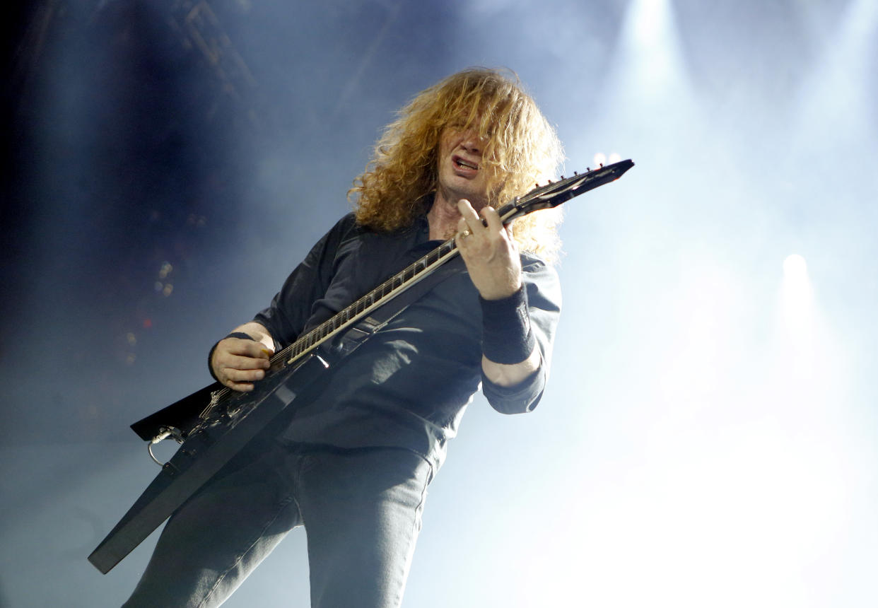 Dave Mustaine of Megadeth performing