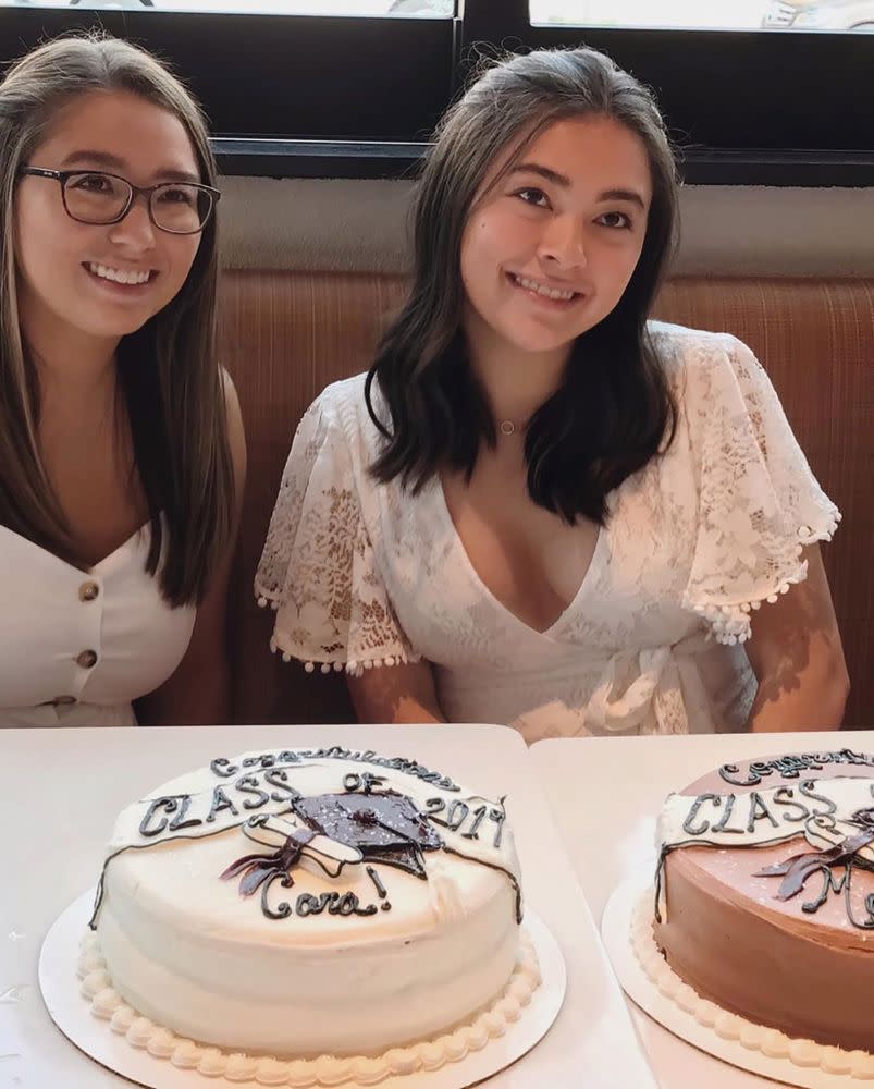 Cara and Mady with their high school graduation cakes | Instagram/Kate Gosselin