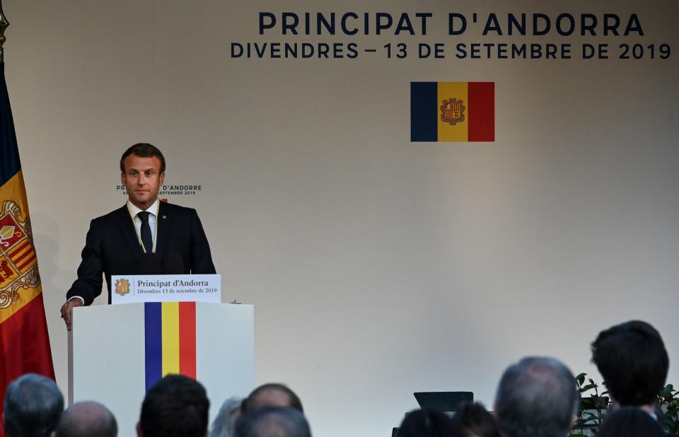 <p>A Andorra se le considera una monarquía constitucional, si bien realmente es una diarquía, ya que la jefatura del estado recae en el presidente de Francia y en el obispo de Urgell. En Europa hay otras dos monarquías, Liechtenstein y Mónaco, aunque en ellas los príncipes conservan muchos poderes. (Foto: Dominque Fayet / AFP / Getty Images).</p> 