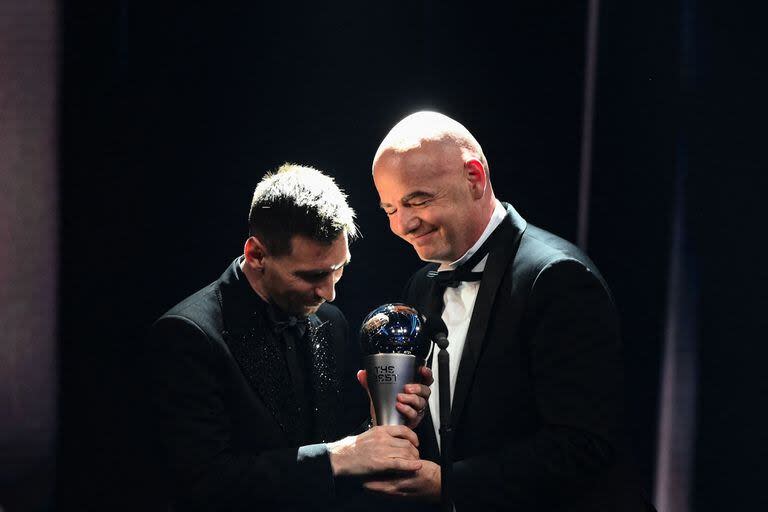 Iluminado: Lionel Messi se quedó con el premio The Best al Mejor Jugador de 2022