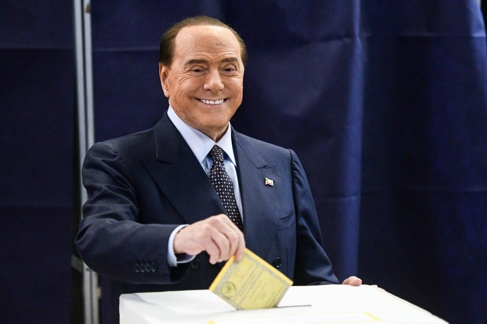 Silvio Berlusconi vota alle elezioni del 25 settembre.  (Photo by Piero Cruciatti/Anadolu Agency via Getty Images)