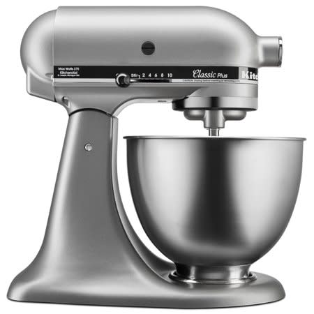 4) 4.5-Quart Classic Plus Series Tilt-Head Stand Mixer