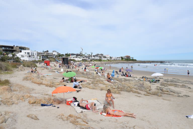 Lanzamiento de temporada en Uruguay: Playa La Posta del Cangrejo, La Barra.