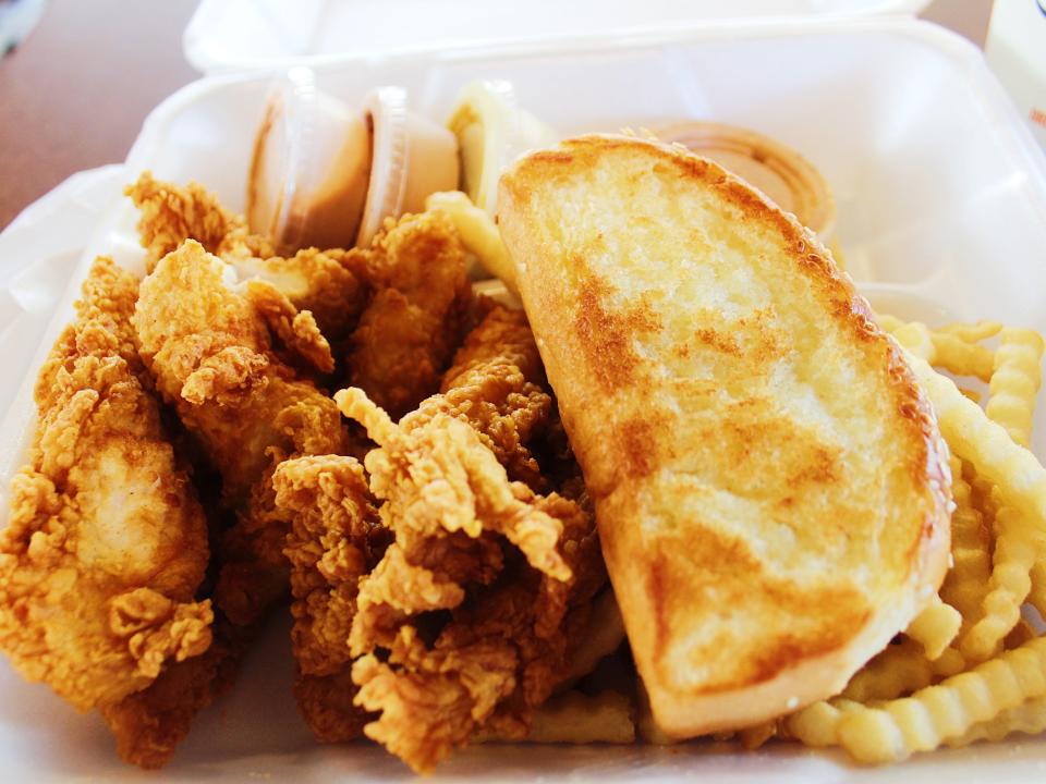 raising canes caniac meal