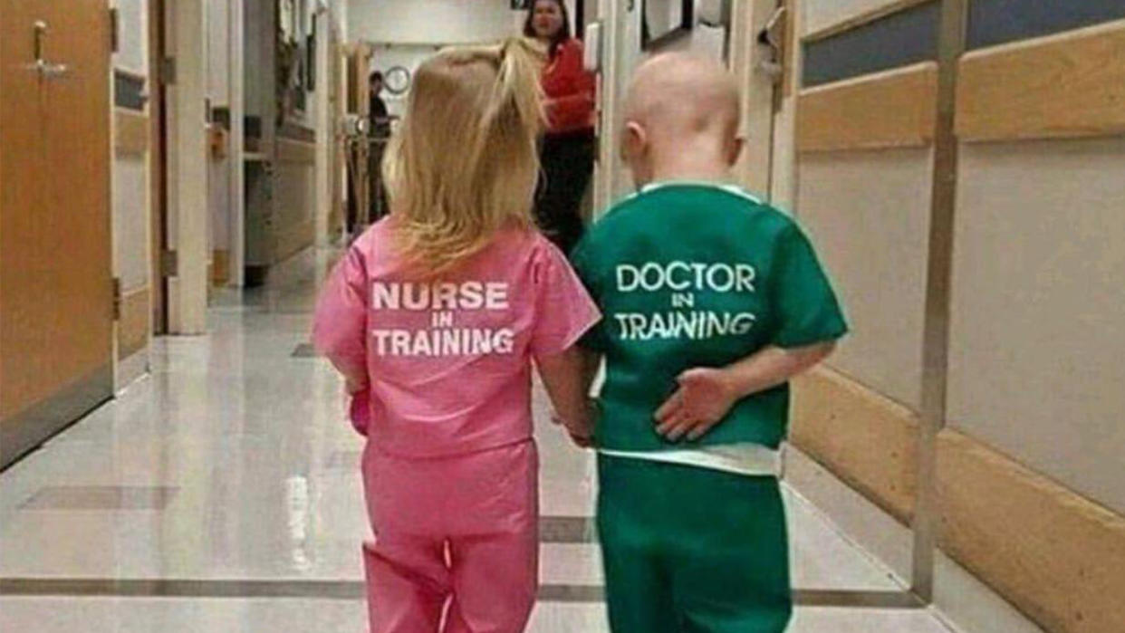 This photo of a girl wearing “Nurse in Training” and boy in “Doctor in Training” scrubs is being slammed as sexist. (Photo: the Medical Photos)