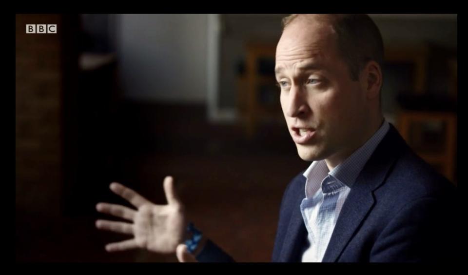 In der aktuellen BBC Dokumentation zur mentalen Gesundheit von Männern trug Prinz William ein farbiges Armband. Foto: BBC.